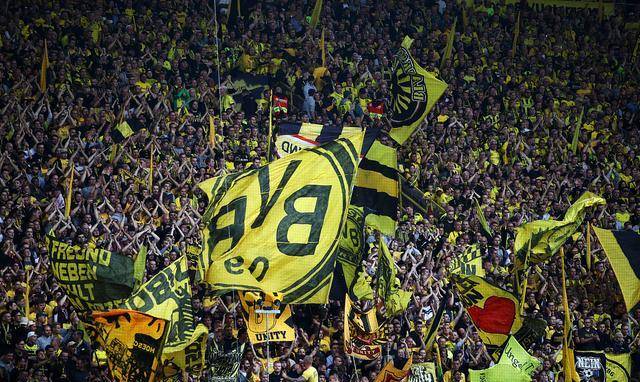 集结日法兰克福备战荷甲,手感冰凉细节曝光,球迷炸锅,身体对抗强度拉满的简单介绍 集结日法兰克福备战荷甲,手感冰凉细节曝光,球迷炸锅,身体对抗强度拉满的简单介绍