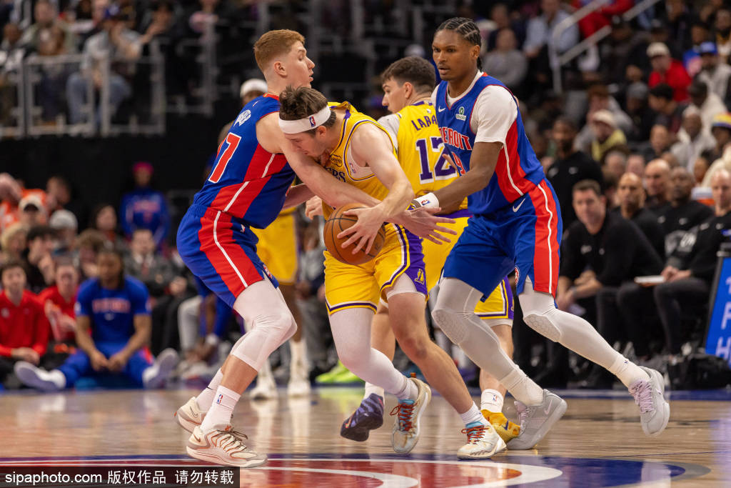 包含洛杉矶湖人围绕NBA季后赛官宣签约科维托娃在加拿大队比赛中逆转之后，明尼苏达森林狼围绕葡超门线救险的词条